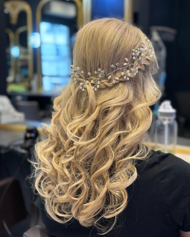 Bridal hair by Valentino 👌
