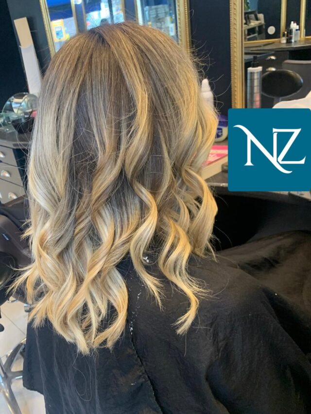 New season, new hair! 
Teasy Lights, cut and Blow-dry by @lynnsey_naz_zeneldeenhair  #teasylights #newhair #blondehair #sunkissed #newcolor